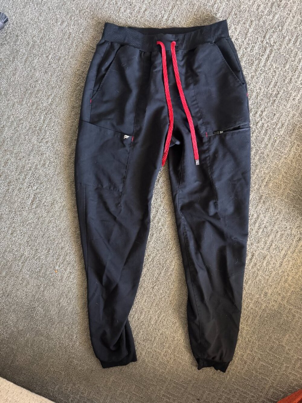 Fabletics Feel Good Performance black scrub bottoms